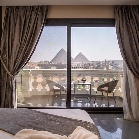 Sunrise Jacuzzi & Pyramids View Apartment